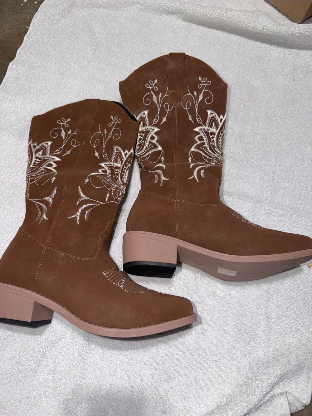Women's Brown Embroidered Western Heeled Boots